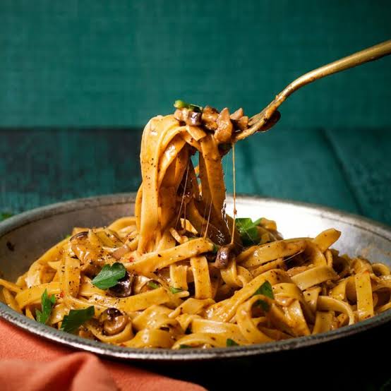 pasta source photo